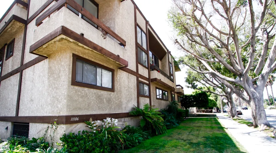 The units at 11106 Culver Blvd