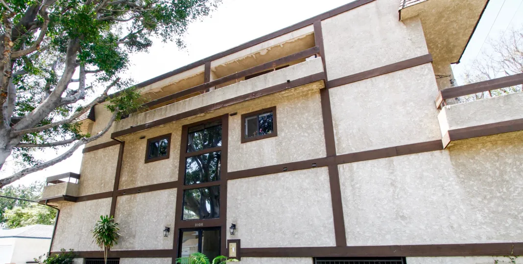 The windows at 11106 Culver Blvd