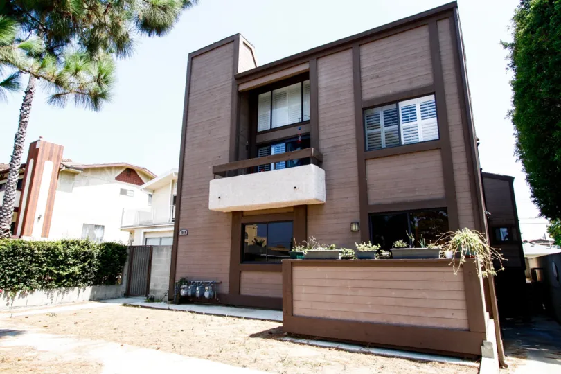 The balcony at 3958 Bentley Ave in Culver City