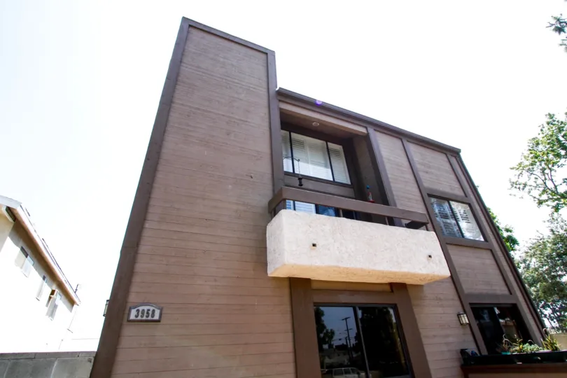The windows at 3958 Bentley Ave
