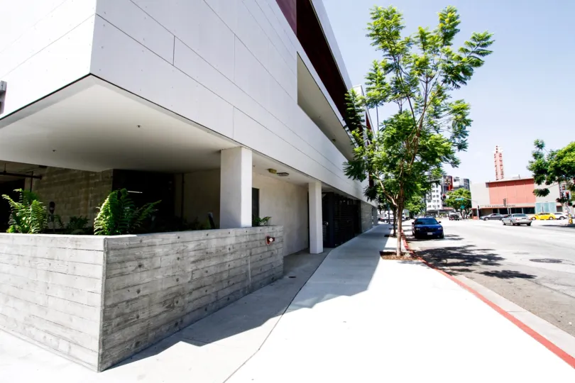 The sidewalk up to the Culver Centrale