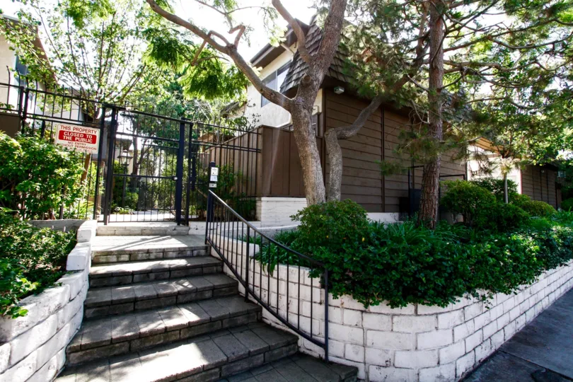 The entrance into Del Rey Woods in Culver City