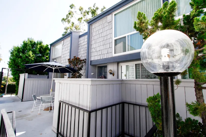 The table on the patio at Doverwood Townhomes