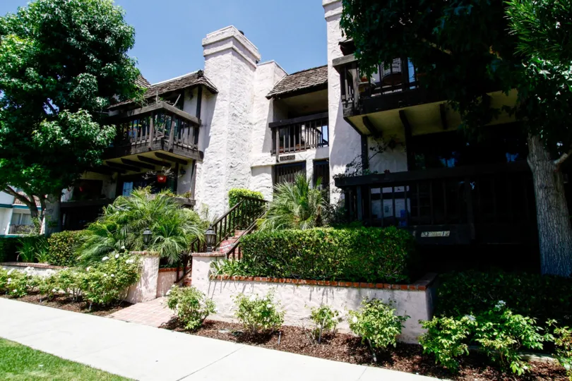 The landscaping at Duquesne Villas in Culver City