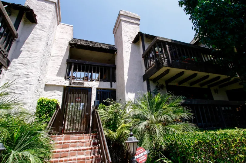 The Duquesne Villas building in Culver City