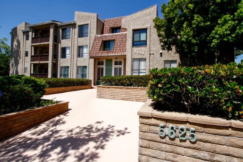 The walkway into Fox Hills View in Culver City