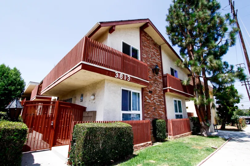 The landscaping at Huron Homes in Culver City