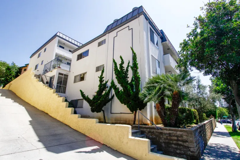 The hill next to La Fontaine in Culver City