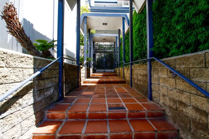 The walkway into La Fontaine in Culver City