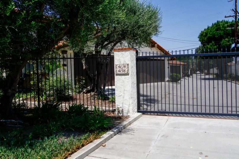 The entrance into Rancho Higuera