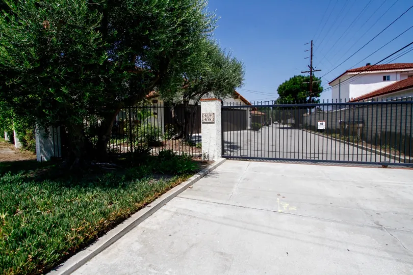The gated entrance into Rancho Higuera in Culver City