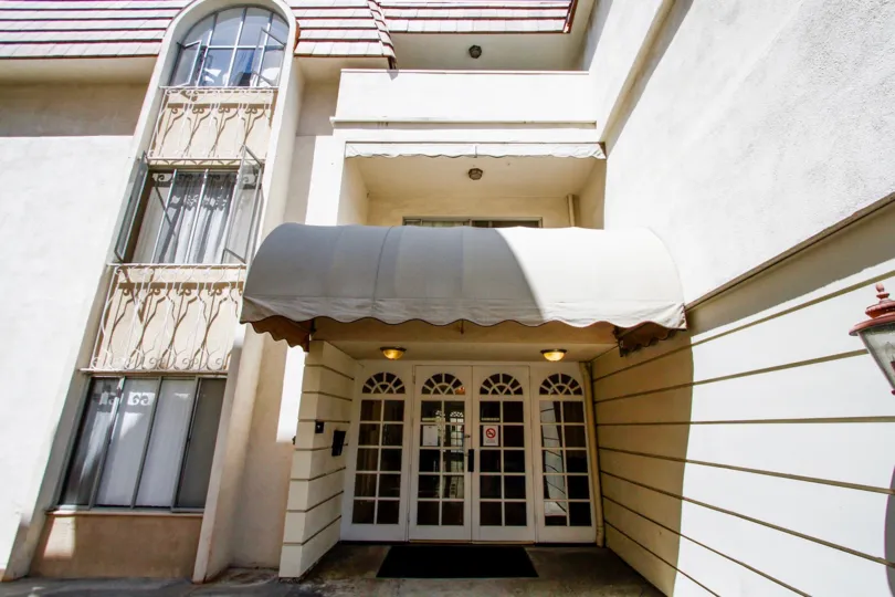 The entrance into Sumner House