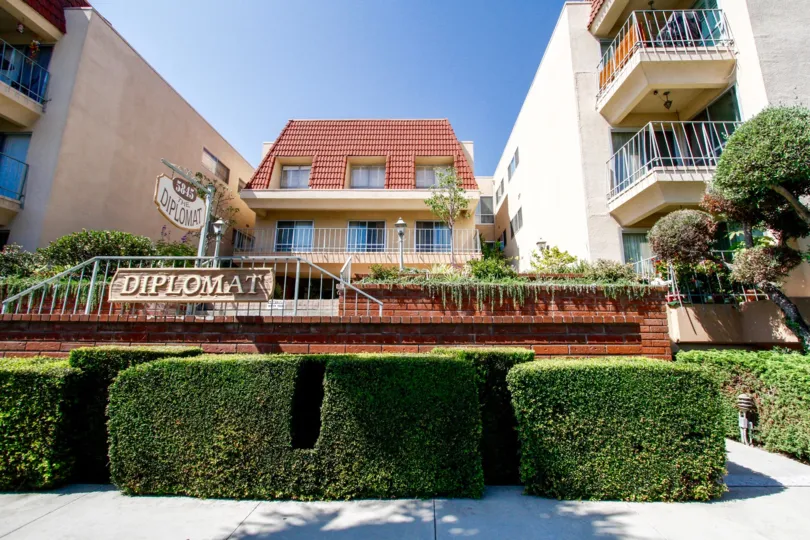 The view of the entryway into The Diplomat in Culver City