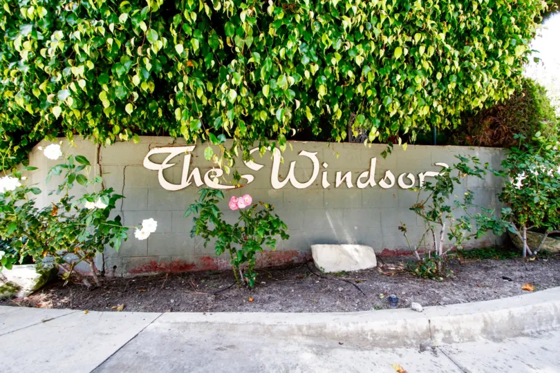 The welcoming sign upon entering into Windsor Estates in Culver City