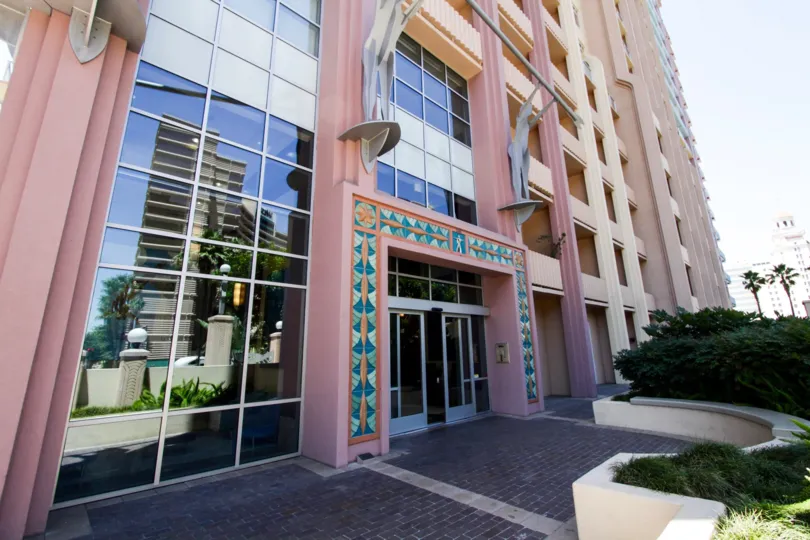Courtyard entry to Aqua