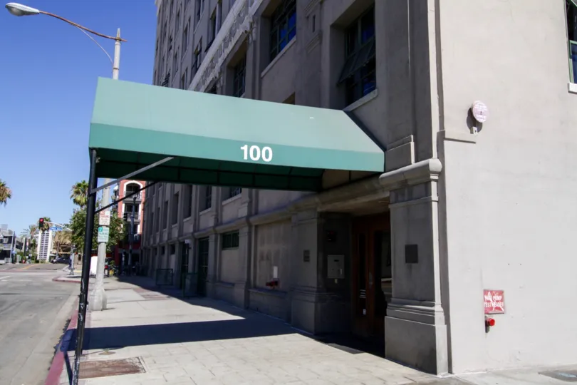 Entrance to Kress Lofts in Long Beach