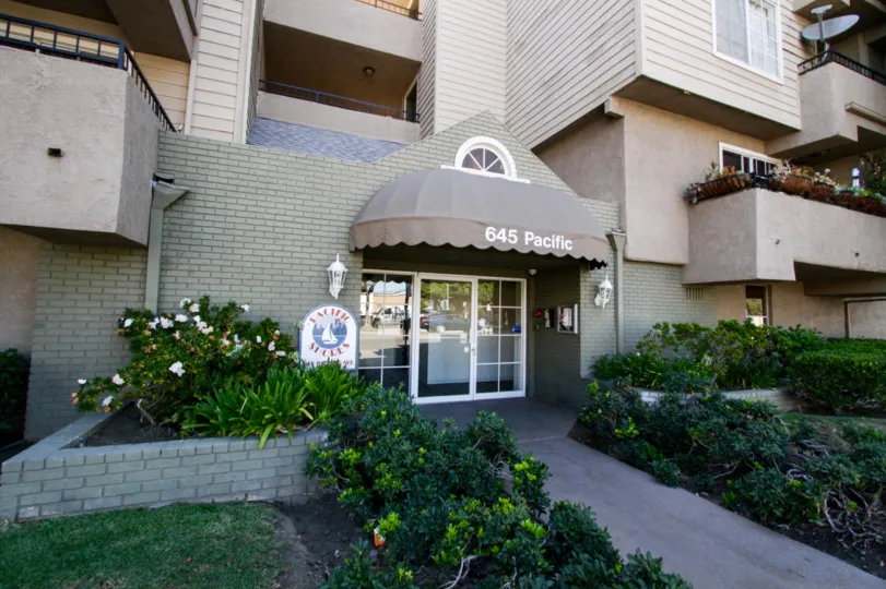 Entry to Pacific Shores in Long Beach
