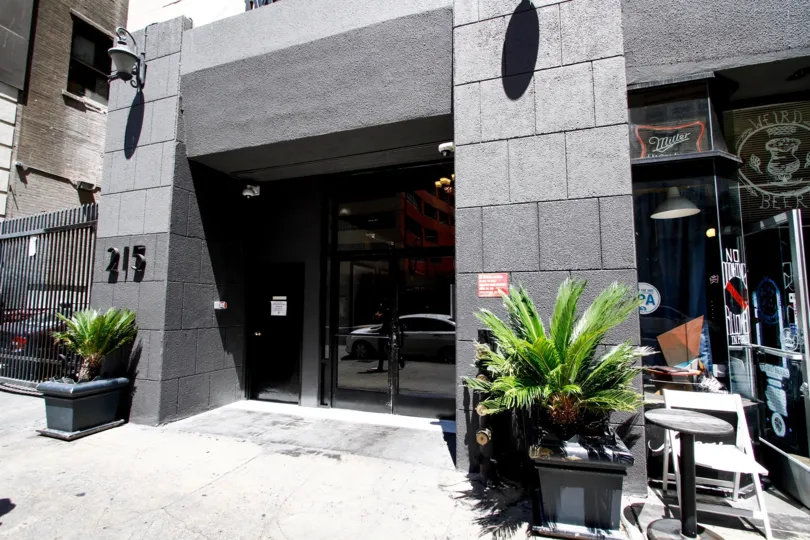 The entrance in Bartlett Building Lofts
