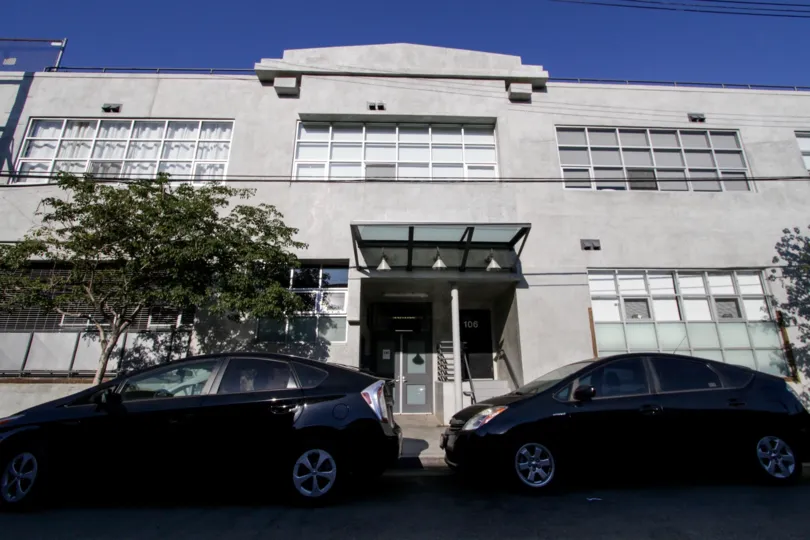 The entrance into Molino Street Lofts