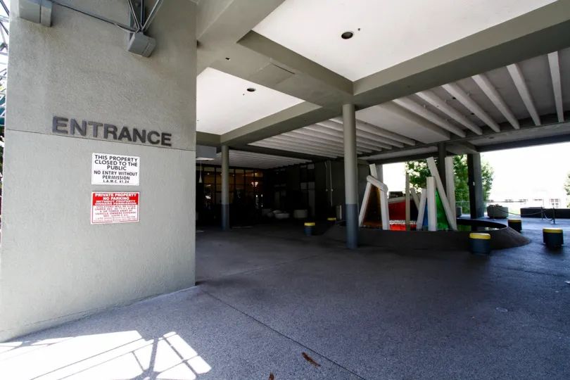 The entrance at Promenade West