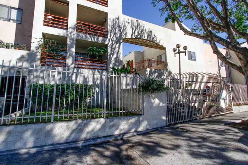 The sidewalk in front of the Vista Montoya