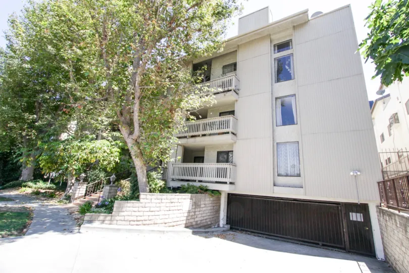 The gated parking garage for 16022 Moorpark St