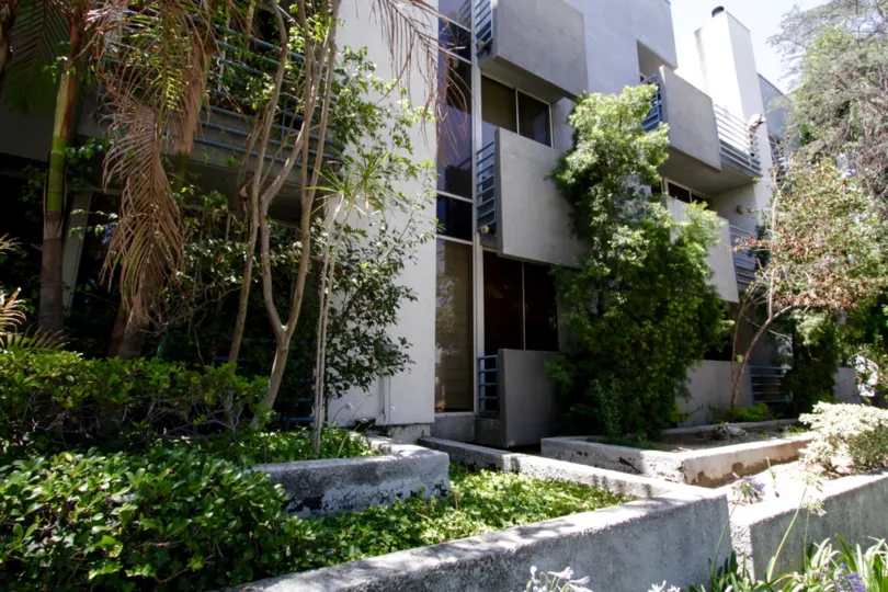 The intricate landscaping of the Encino building located at 5151 Balboa Blvd