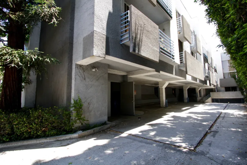 The rear entrance and view of 5151 Balboa Blvd in Encino
