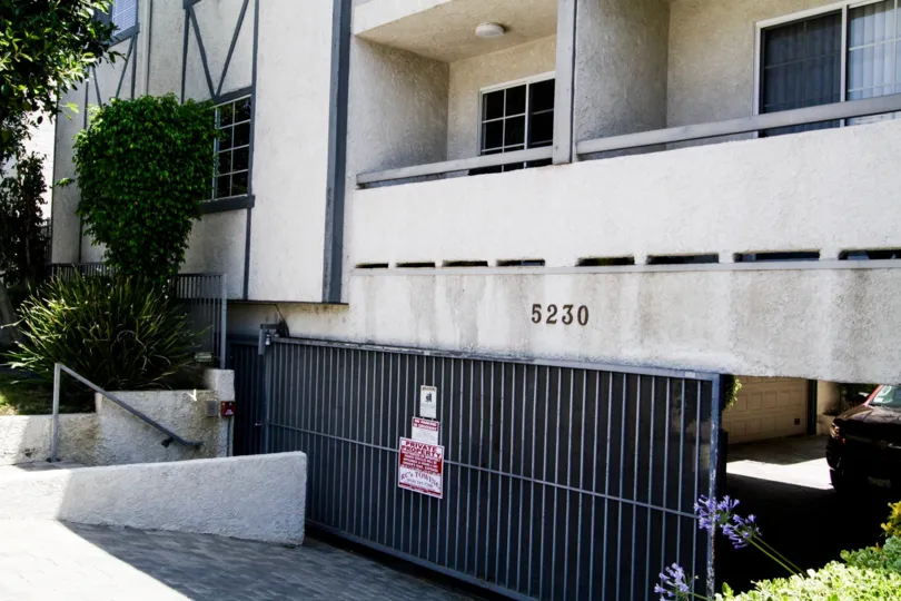 The private parking garage for 5230 Zelzah Ave