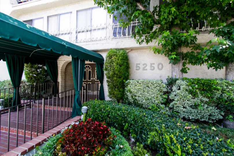 The exterior of 5250 Zelzah Ave in Encino