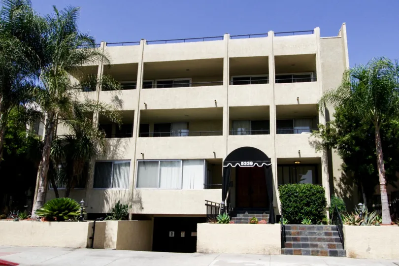 The building view located at 5339 Newcastle Ave