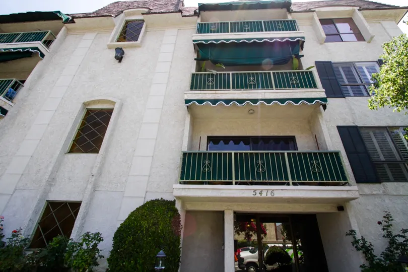 View of balconies at 5416 Zelzah Ave in Encino