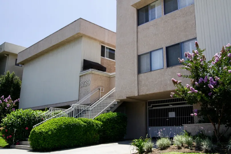 The view of the building of Balboa Oaks from the main road
