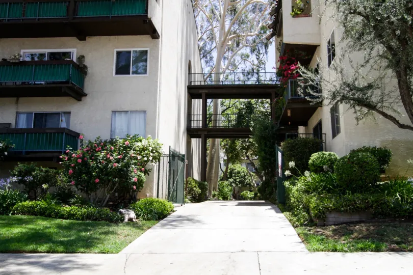 The alley between the buildings located at Encino Oaks
