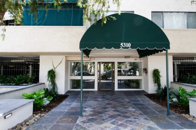 The entrance into the Encino Racquet Club in Encino