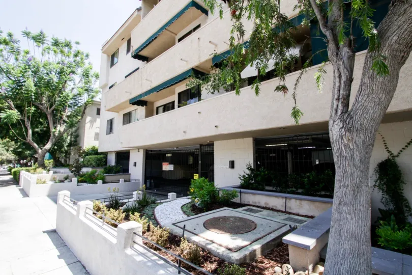 The balcony around the Encino Racquet Club building