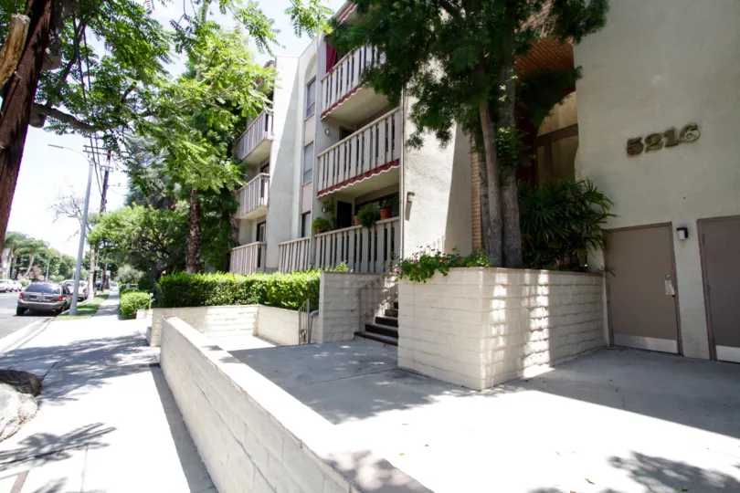 A view of the Encino Spa South building fe street