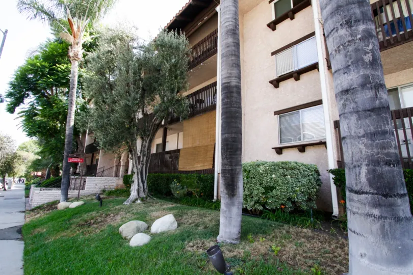 The landscaped area of Encino Spa West