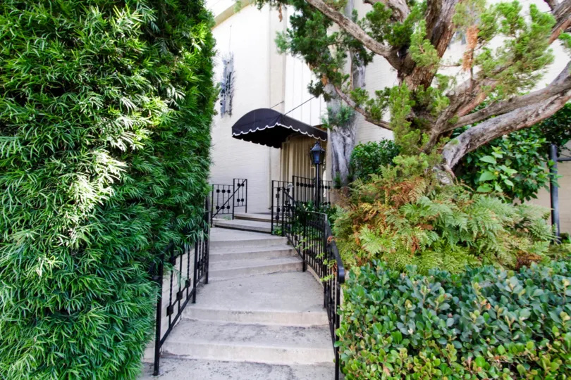 Stairs leading to an entrance in the Encino Spa in Encino