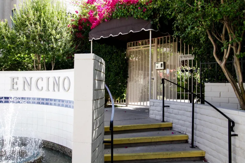 The entrance into Encino Spa