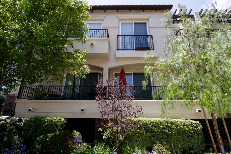 The balconies seen along the Encino Vista building in Encino