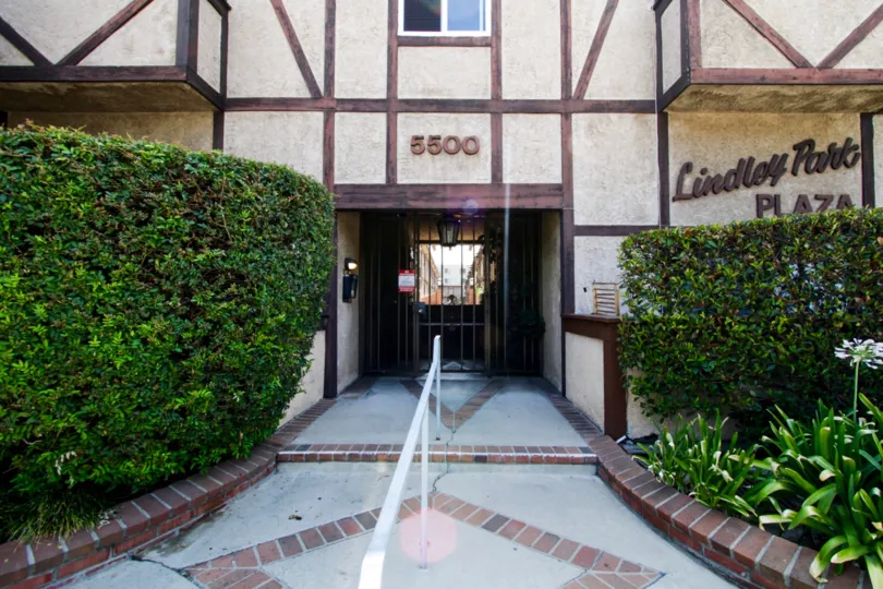 The stone entrance into Encino Park Plaza in Encino