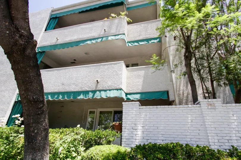 A private bottom floor entrance in Louise Gardens