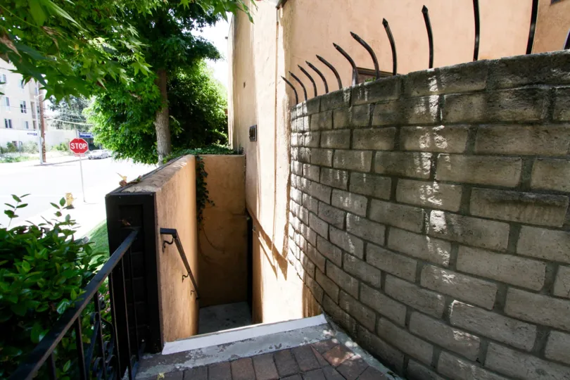A side entrance going into the bottom floor of Park Lane