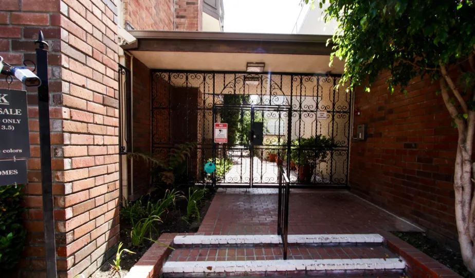 The gated entrance into The Lindbrook