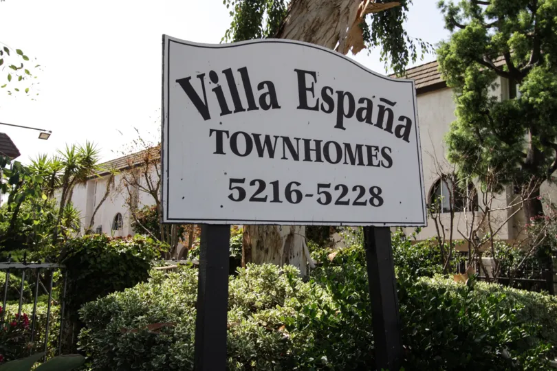 The sign pointing to the Villa Espana in Encino