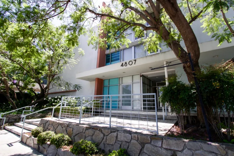 The entrance into Woodley Manor located in Encino