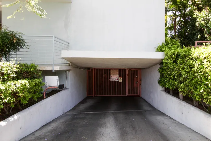 Entrance to the parking garage of Woodley Manor