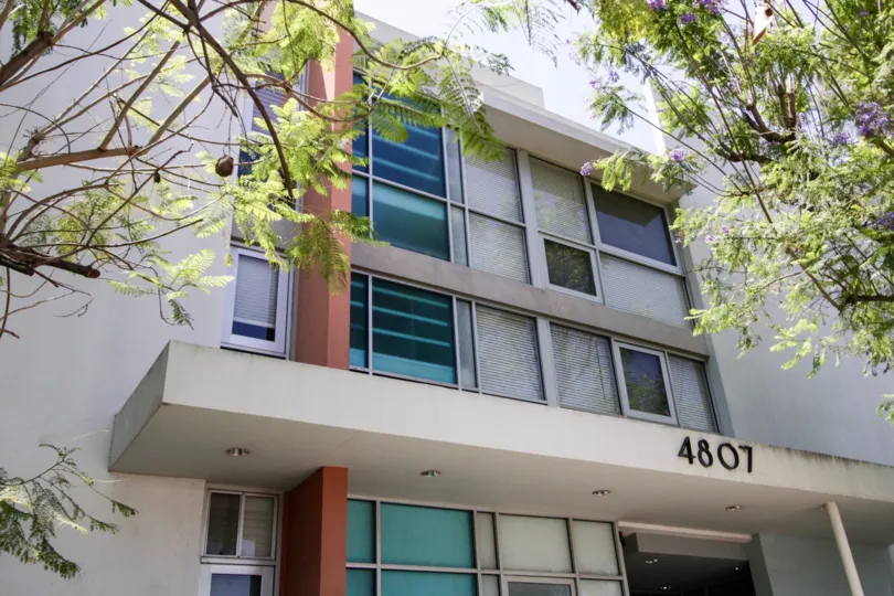 A view of the windows in the units throughout Woodley Manor