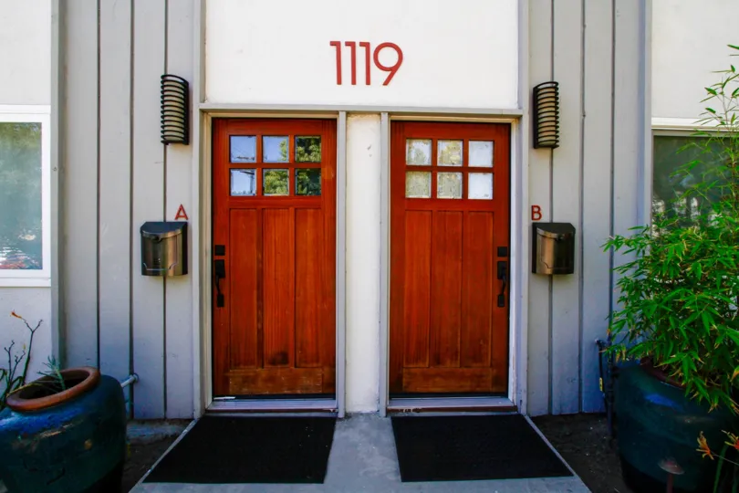 The entrance into 1119 Sonora Ave